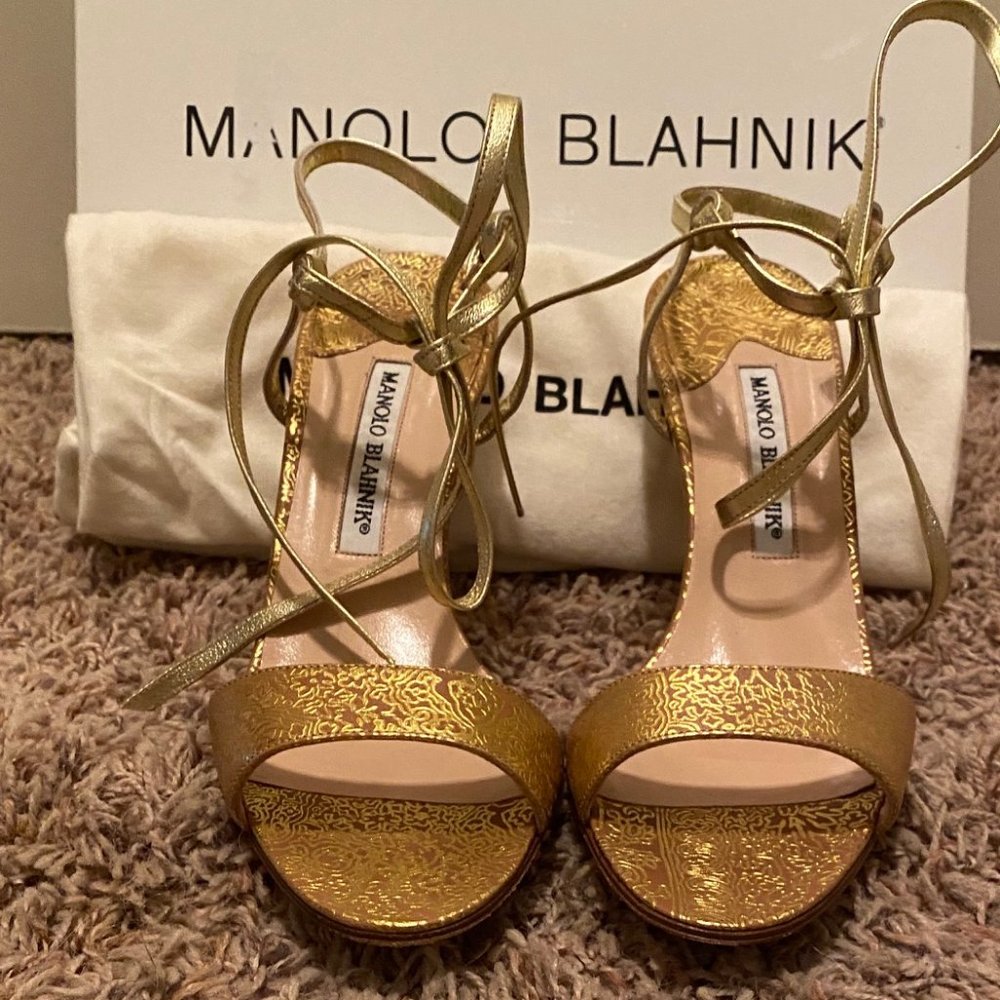 Manolo Blahnik Anacariopla Ankle Wrap Heel Size 8